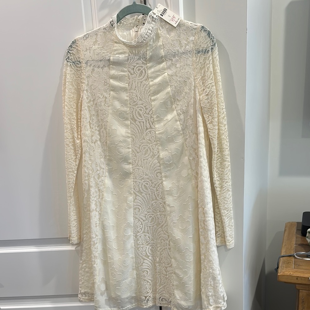 Anthropologie HD in Paris Elegant Cream Lace Dress NWT